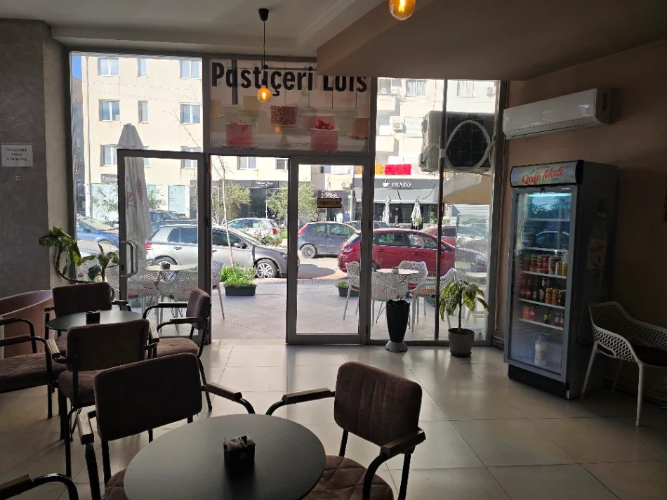 Shitet biznes bar kafe ne Astir, 111 m² + 60 m² verande