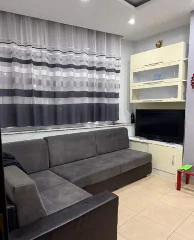 Tirane, jepet me qera apartament 1+1 Kati 3, 60 m² 500 € (TODI SHKURTI)