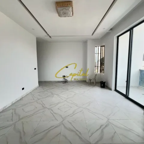 Tirane, jepet me qera dyqan Kati 0, 25 m² 420 € (ISH PARKU)