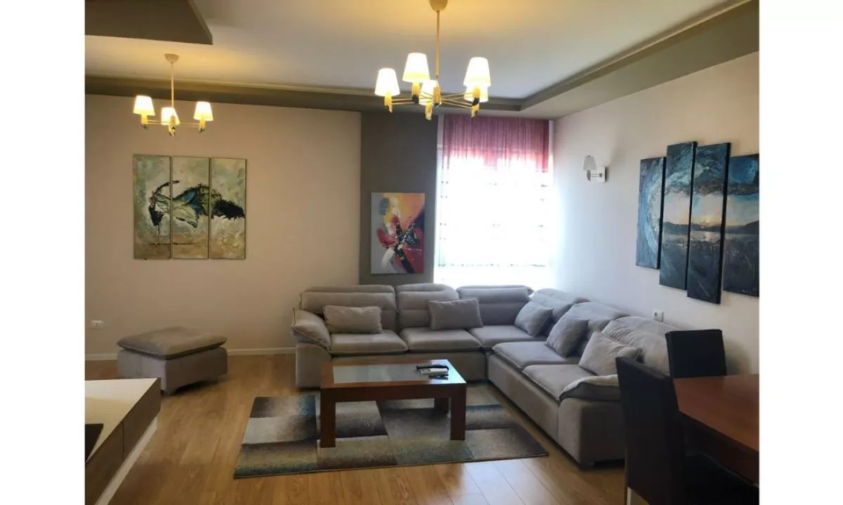 Apartament me qera 2+1 modern me 2 ballkone dhe pamje panoramike