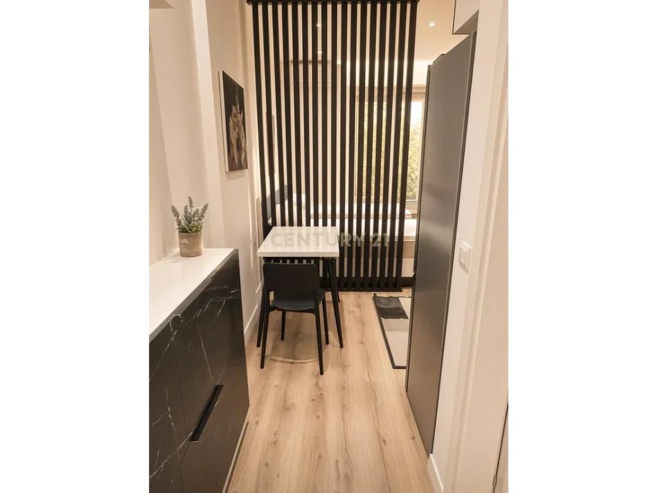 Tirane, shes apartament 1+1 Kati 1, 41 m² (Oxhaku)