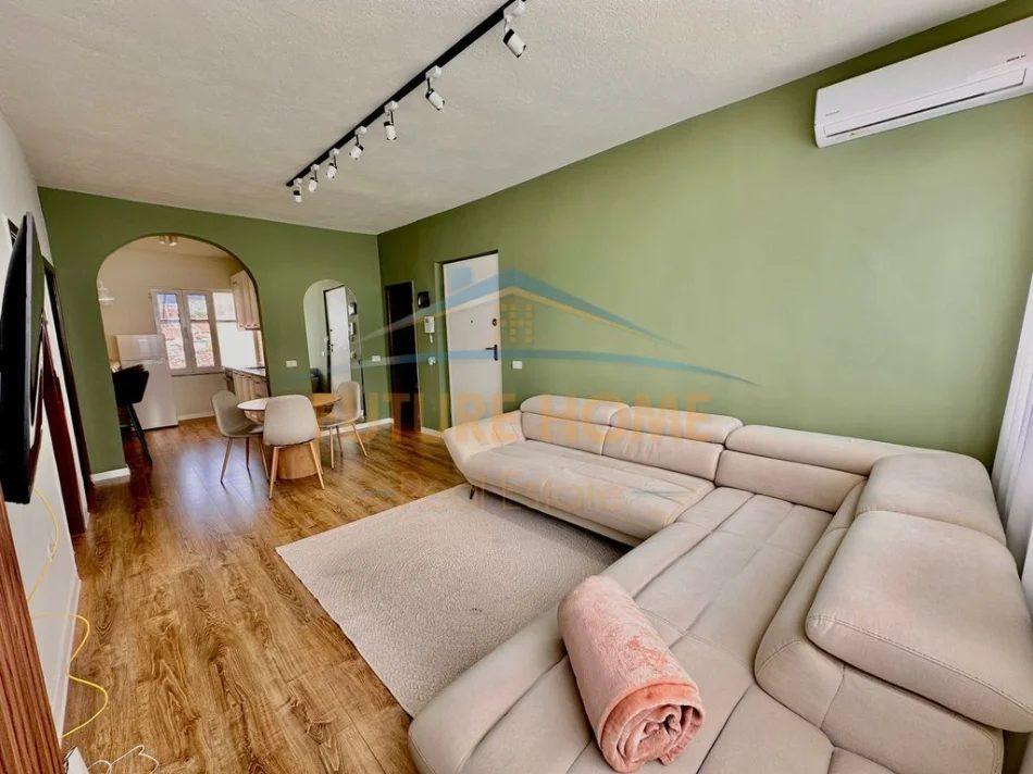 Tirane, jepet me qera apartament 2+1+Ballkon Kati 3, 73 m² 800 € (Rruga e Durrësit, Tiranë)