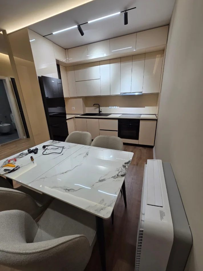 ✨LUKS🏡 Jepet me qera apartament 1+1 te 5 Maji – 600 euro/muaj 📍