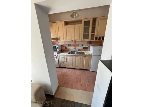 Tirane, shes apartament duplex 2+1 Kati 4, 100 m² 130.000 € (shkolla Bajram Curri)