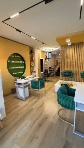 Tirane, jepet me qera ambjent biznesi Kati 0, 55 m² 700 € (Rruga Xhanfize Keko)