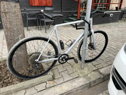Tirane, shes biciklete Canyon 350 €