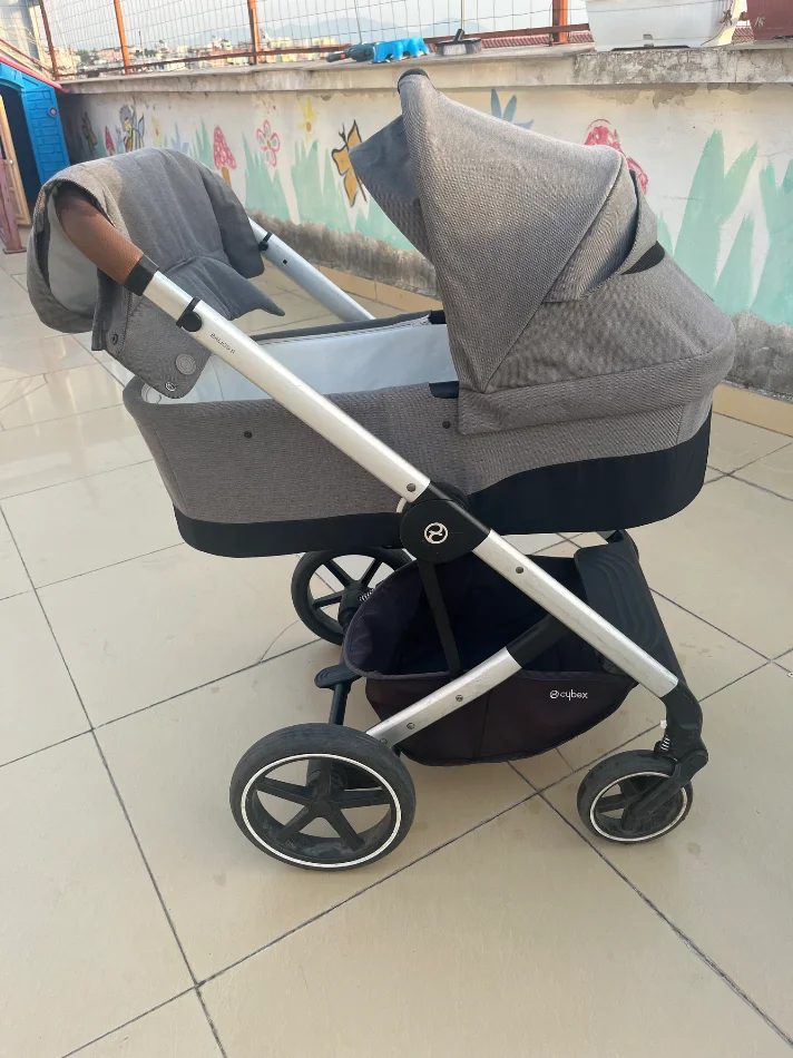 Tirane, shes Karroce cybex 350 €