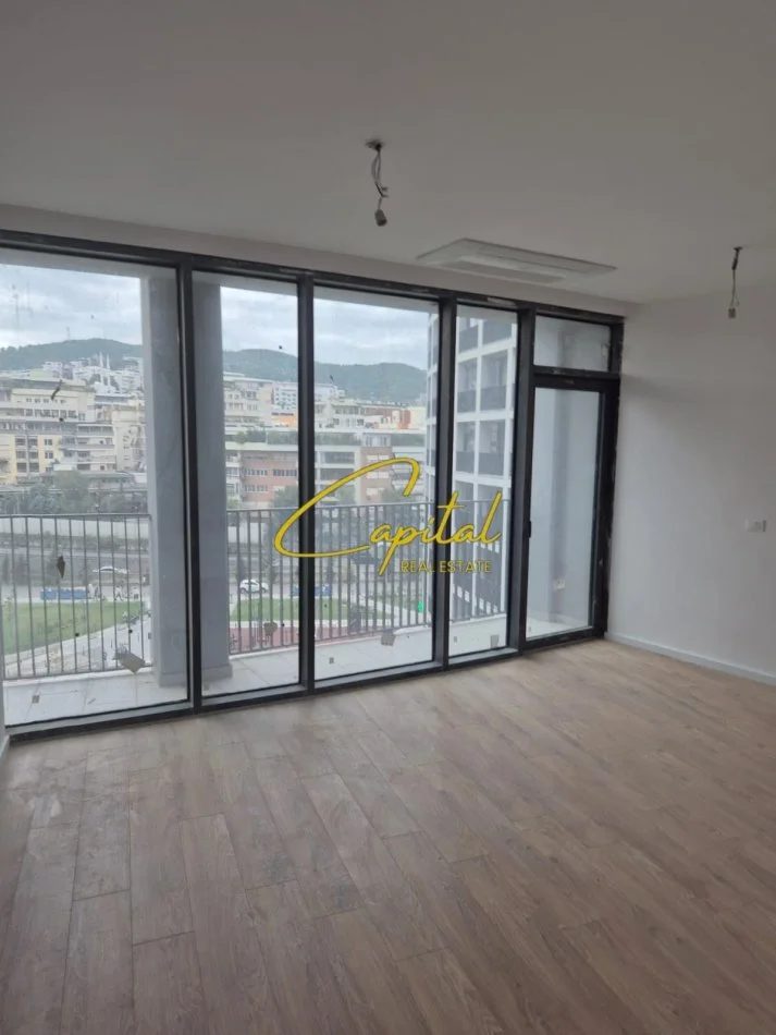 jepet me qera ambjent biznesi Kati 5, 105 m² 1.700 € (KOMPLEKSI "LAKE VIEW")