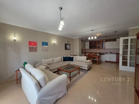 Tirane, jepet me qera apartament 2+1+Ballkon Kati 11, 139 m² 1.200 € (Rruga Brigada VIII)