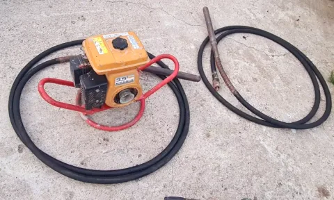 🔨 Shitet Vibrator Betoni me 2 zorra nga 6 metra