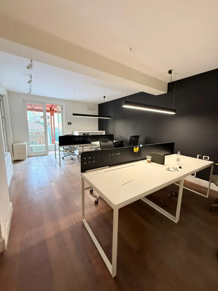 Tirane, shitet zyre Kati 2, 187 m² 490.000 € (ish blloku)