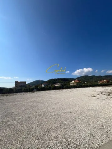 Tirane, shitet toke , 3.000 m² (PRUSH)