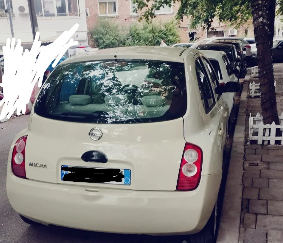 Tirane, shitet makine Benzin, e verdhë automatik Kondicioner 132.000 km 3.200 €