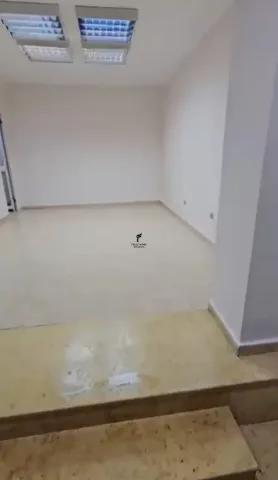 Tirane, jepet me qera dyqan Kati 0, 26 m² 600 € (MYSLYM SHYRI)