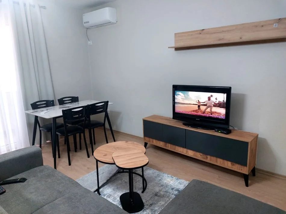 Tirane, jepet me qera apartament 2+1+Ballkon Kati 4, 85 m² 700 € (21 DHJETORI)