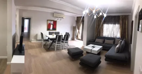 Tirane, jepet me qera apartament 3+1 Kati 6, 125 m² 1.100 € (KAFE FLORA)