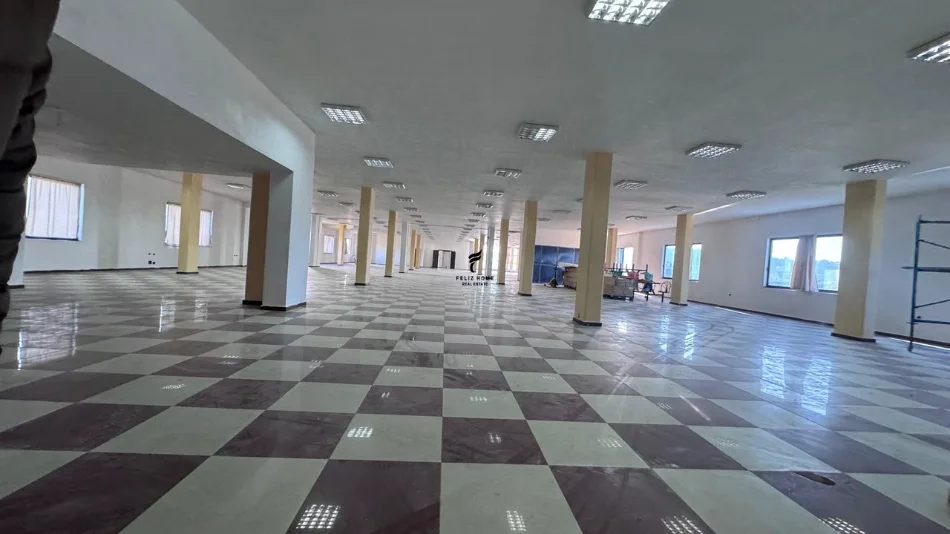 Tirane, jepet me qera ambjent biznesi Kati 3, 1.250 m² 3.800 € (VAQARR)