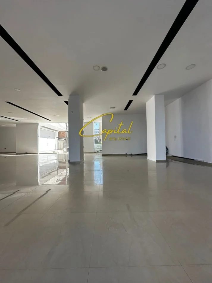 Tirane, jepet me qera dyqan Kati 0, 180 m² 1.000 € (RRUGA MIKEL MARULI)