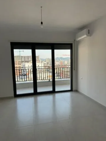 Tirane, jepet me qera zyre Kati 9, 125 m² 900 € (rruga jordan misja , bulevardi i ri)