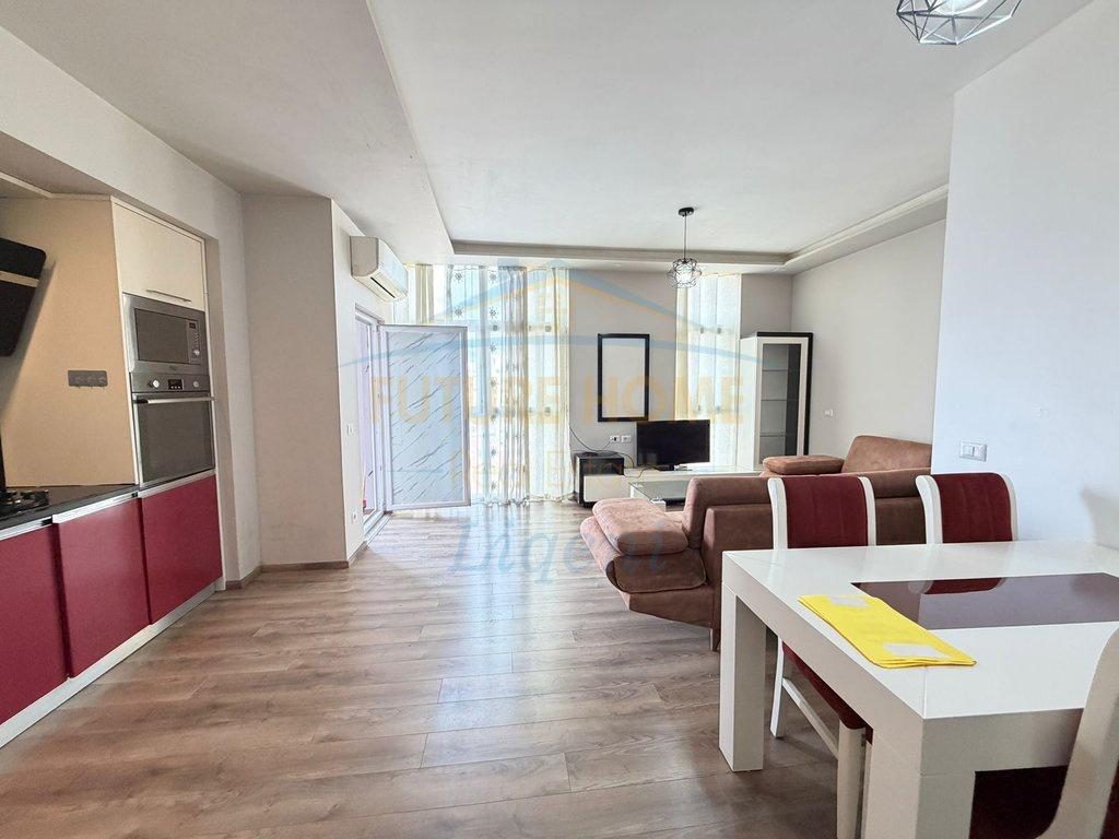 0695136472 Qera, Apartament 2+1+2, Unaza e Re