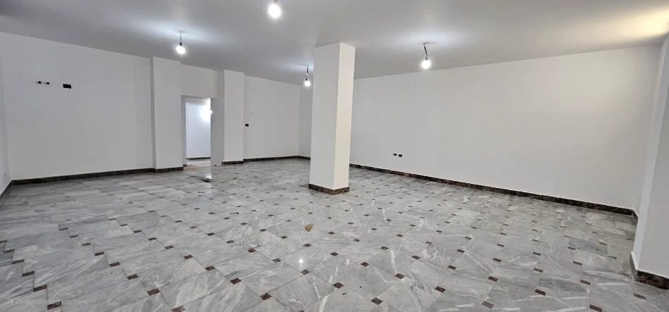 Tirane, jepet me qera , 200 m² 3000 € (BLLOK)