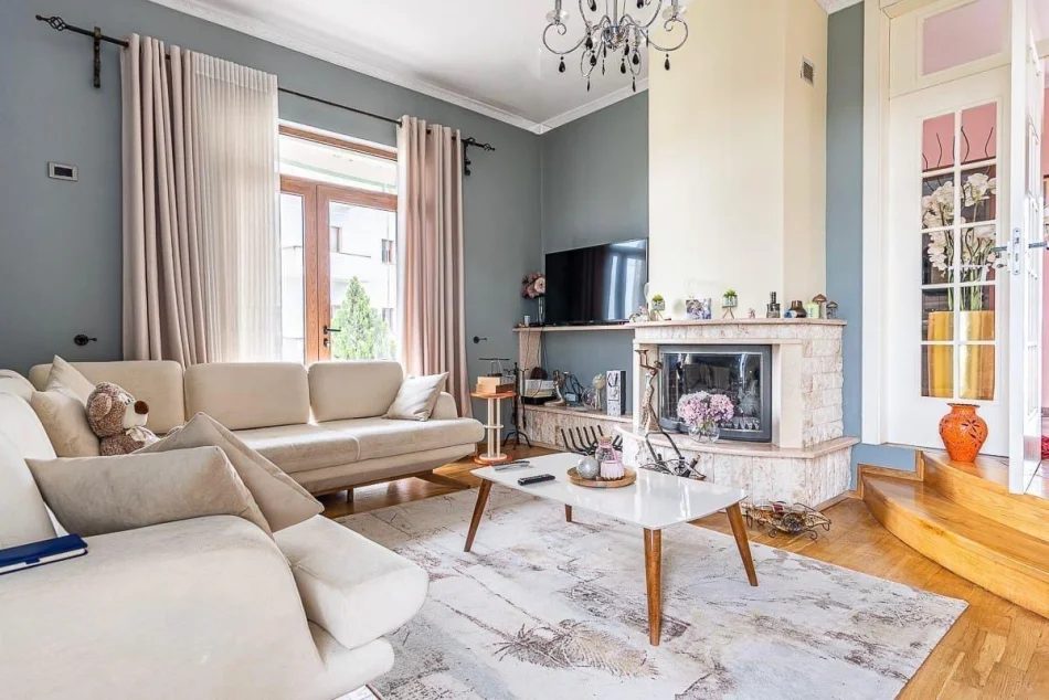 Tirane, shitet truall , 440 m² 600.000 € (Shkoze)