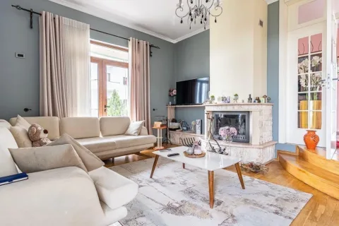 Tirane, shitet truall , 440 m² 600.000 € (Shkoze)