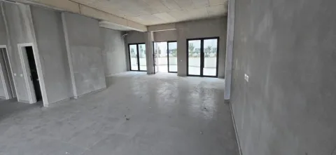 Tirane, jepet me qera ambjent biznesi Kati 1, 125 m² 1.300 € (RIVER RESIDENCE)