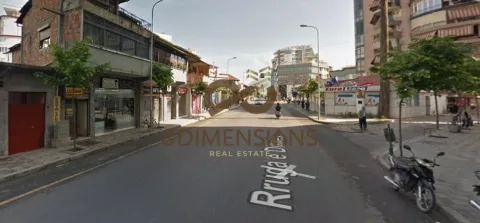 Tirane, shitet truall , 130 m² 220.000 € (qender)