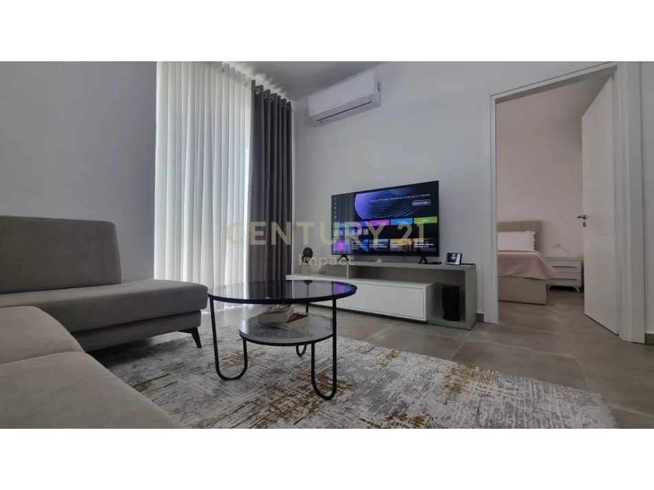 Tirane, shitet apartament 2+1 Kati 8, 84 m² 150.000 € (Paskuqan)