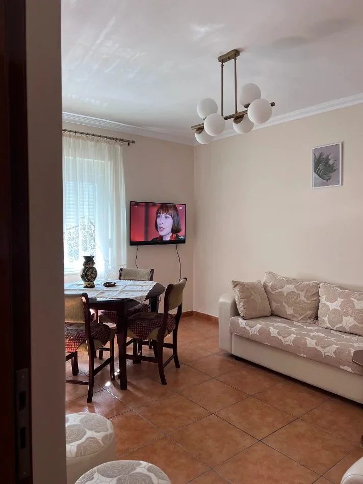 Tirane, jepet me qera apartament 2+1 Kati 4, 90 m² 600 € (Rruga e Elbasanit)