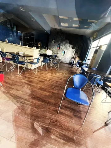 Jepet me qira Bar Restorant , 120 m² ,1.000 € ne Laprake