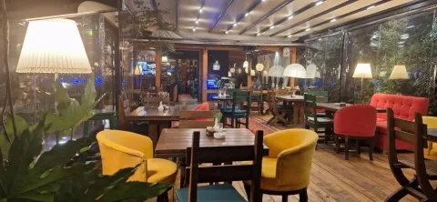 Tirane, ofroj vend pune Kamarier/e