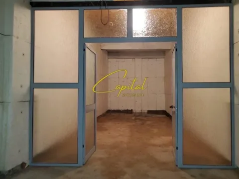 Tirane, jepet me qera magazine Kati 0, 80 m² 800 € (RRUGA 5 MAJI)