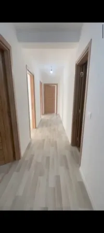Tirane, shitet apartament 3+1 Kati 2, 135 m² 162.000 € (Rruga 5 Maji)