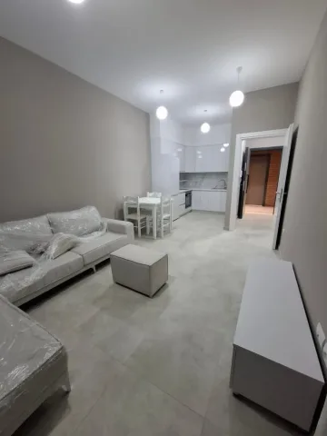 Tirane, jepet me qera apartament 1+1+Ballkon Kati 6, 60 m² 600 € (AMERIKAN 3)