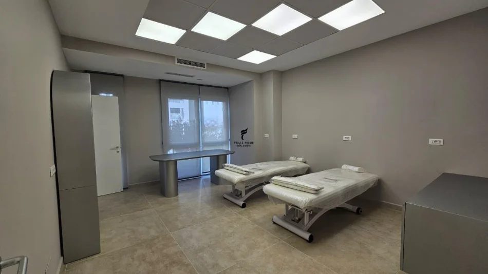 Tirane, jepet me qera zyre Kati 1, 140 m² 2.500 € (KOMUNA E PARISIT)