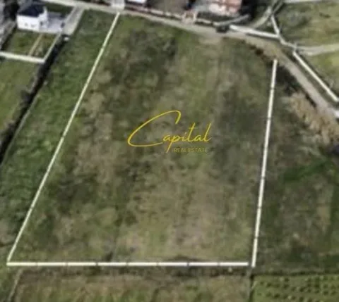 Tirane, shitet toke , 7.000 m² 735.000 € (PRUSH)