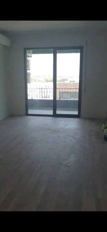 Tirane, jepet me qera apartament 2+1 Kati 5, 99 m² 500 € (5 MAJI)
