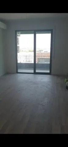 Tirane, jepet me qera apartament 2+1 Kati 5, 99 m² 500 € (5 MAJI)