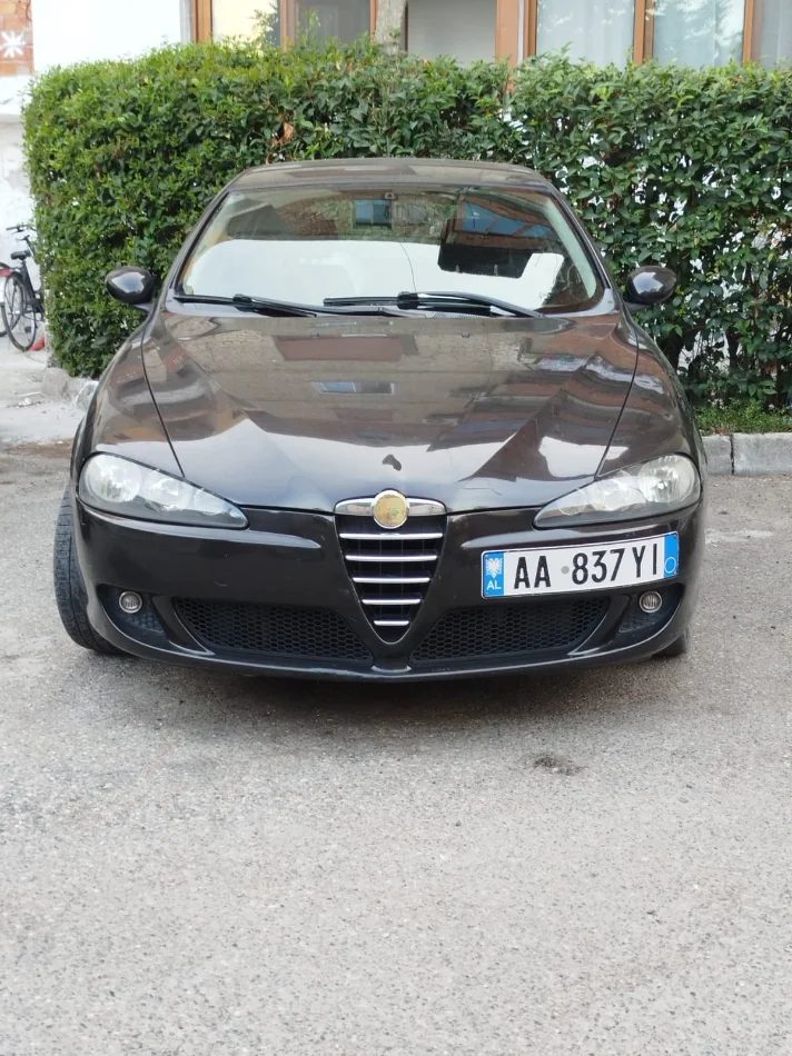 Kavaje, shes makine Alfa Romeo , e zeze manuale Kondicioner 200.000 km 2.000 €