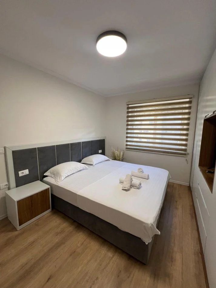 Tirane, jepet me qera apartament 2+1+Ballkon Kati 3, 90 m² 750 € (STADIUMI DINAMO)