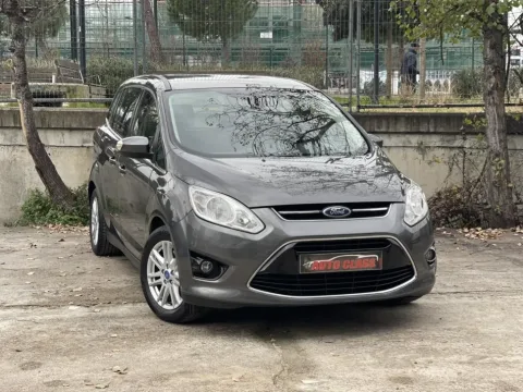 Tirane, shes makine FORD GRAND C MAX Nafte, gri e erret manuale Klima 171.000 km 6.8 MIL LEKE