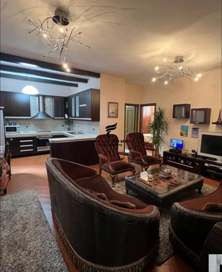 Tirane, shitet Vile 3+1 Kati 2, 210 m² 500.000 € (MYSLYM SHYRI)