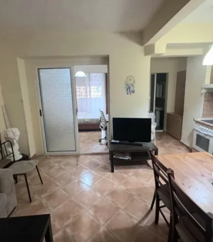 Tirane, jepet me qera apartament 1+1+Ballkon Kati 4, 65 m² 480 € (Myslym Shyr)