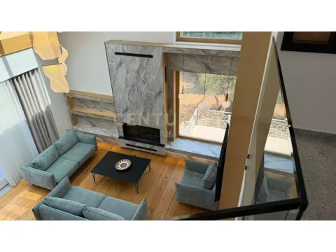 VILË PREMIUM ME QIRA NË PETRELË – PAMJE PANORAMIKE & PRIVATË