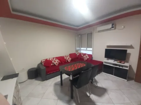 Tirane, jepet me qera Apartament 1+1,Mobiluar, Çmimi 55,000 Lekë të Reja,Pranë Kopshtit Zoologjik, Tiranë.