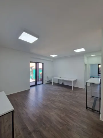 Tirane, jepet me qera ambjent biznesi Kati 3, 105 m² 950 € (Rruga e Kavajës – Garden Building)