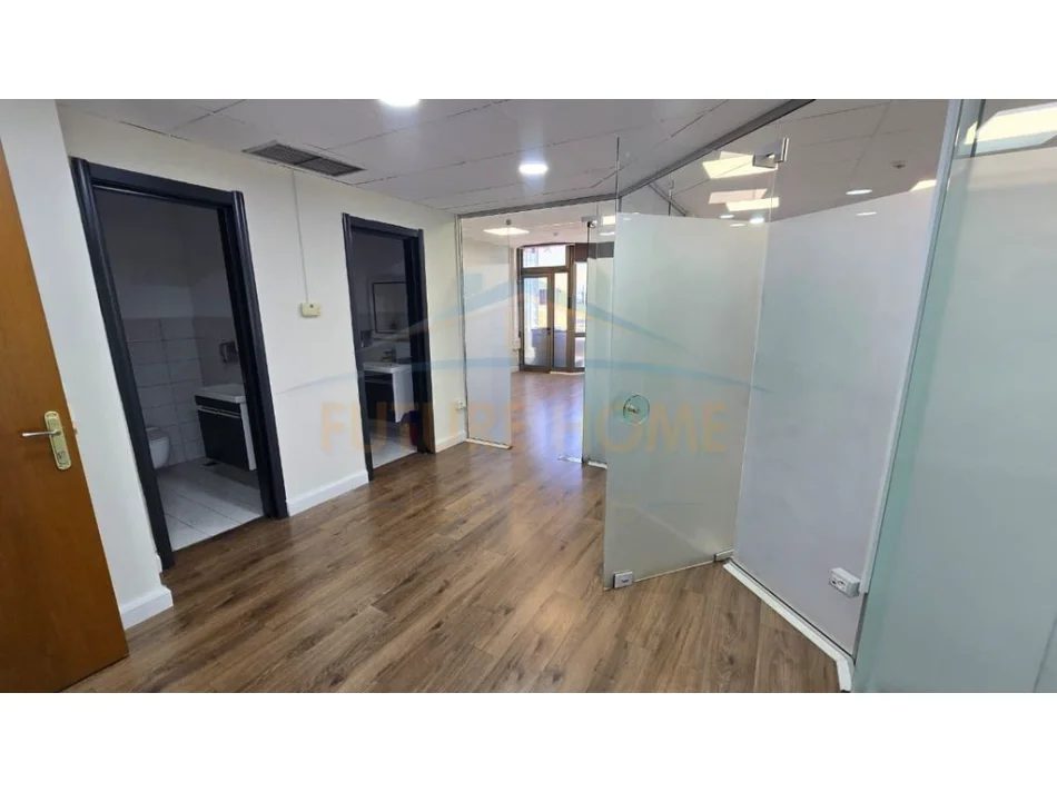 jap me qera ambjent biznesi Kati 7, 100 m² 1.500 € (BLLOK)