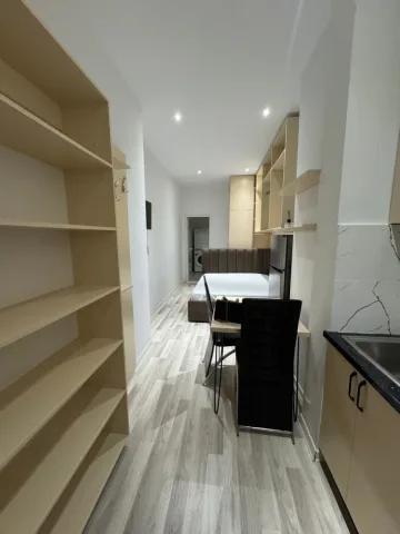 Tirane, jepet me qera apartament 1+1 Kati 0, 45 m² 450 € (Qender – Rruga e Barrikadave)